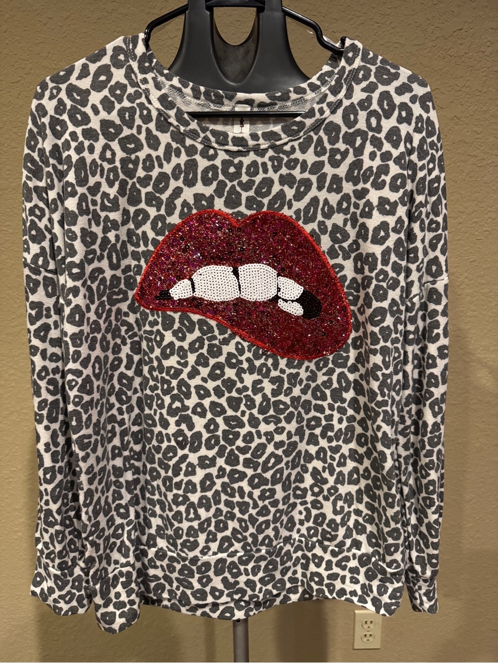 Vanilla Bay Gray Leopard Pullover with pink/Red Sequin Lips